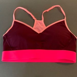 GapFit sports bra